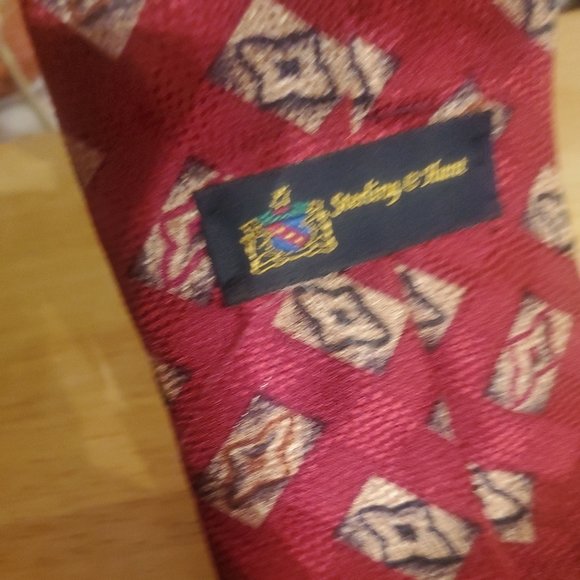 Sterling Hunt Necktie  Standard Legnth Red & Gold - Picture 4 of 4